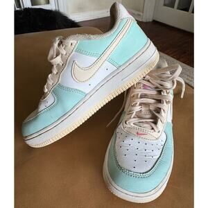 Nike air force 1s / guava ice and pink / 1y boys / girls tennis shoes sneakers